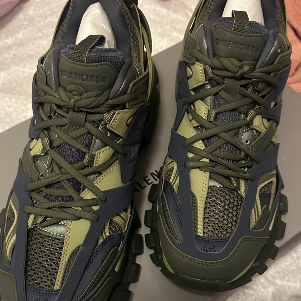 Balenciaga Olive and Navy Sneakers - Picture 2 of 7